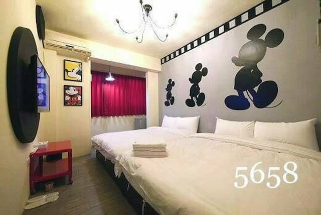 Feng Chia. Music Mu Lè mù-Theme Quadruple Room (Do not pick room)-1