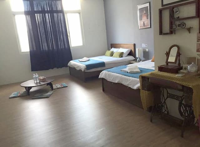 HonnkiYa-Monday Stanford house-2