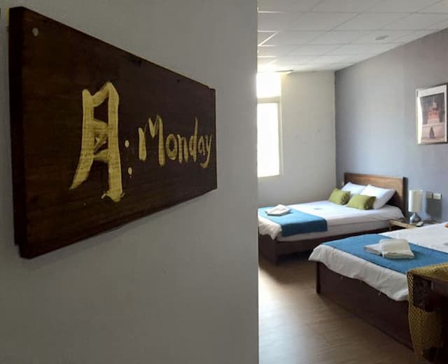 HonnkiYa-Monday Stanford house-1