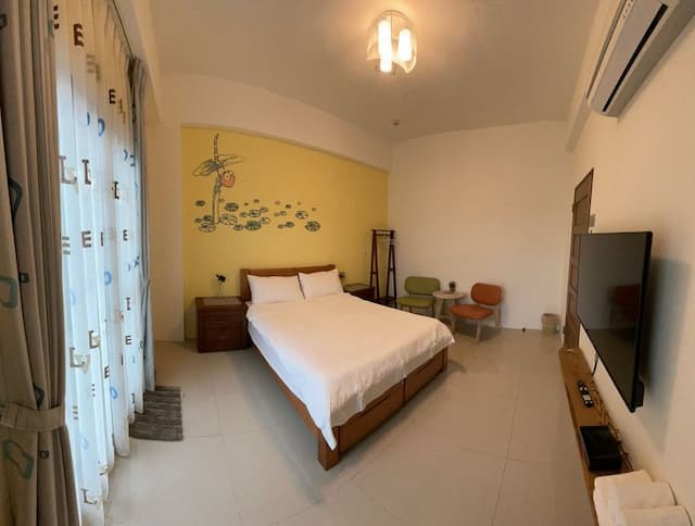 On the 8th-dragonfly-2