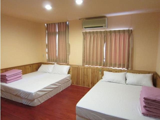 Jiufen Qing Yue Bed and Breakfast-Sea view family room-2