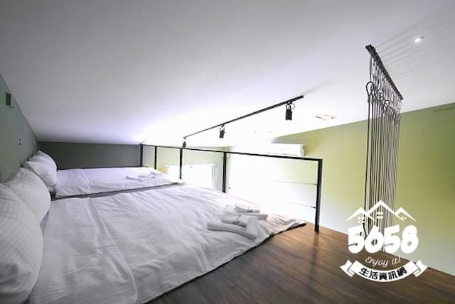 Dutch design space-Four-room container house-9