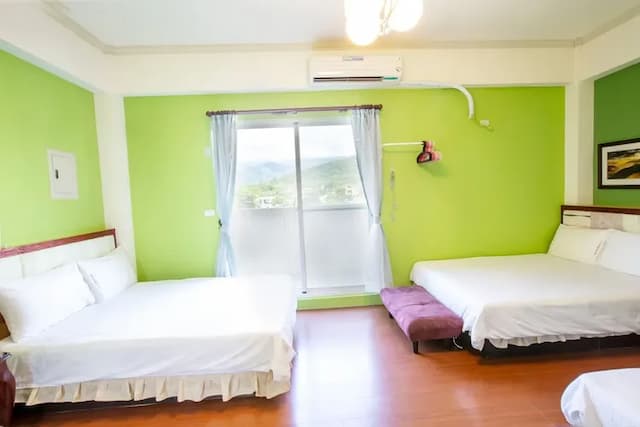 Strawberry Milk Bed and Breakfast-Strawberry a lot of 6 room-2