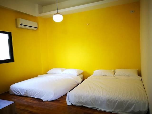 Penghu 198 Red Hat Bed and Breakfast-6-8 people group room-3