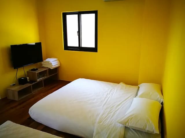 Penghu 198 Red Hat Bed and Breakfast-6-8 people group room-4