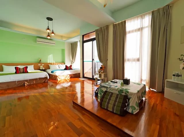 Penghu 198 Red Hat Bed and Breakfast-4 people family room A4-2