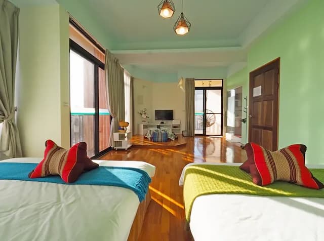 Penghu 198 Red Hat Bed and Breakfast-4 people family room A4-1