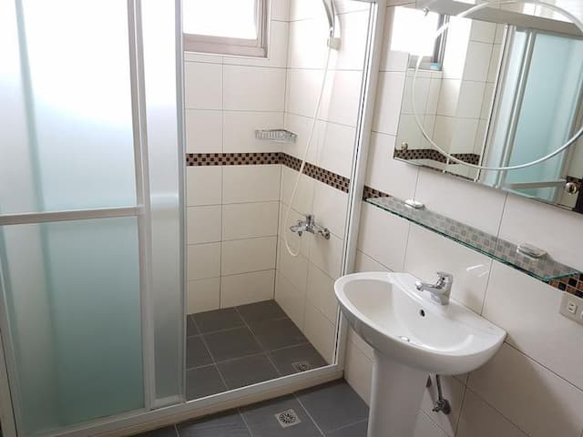 Waterfowers House-Warm and sweet quadruple room-5