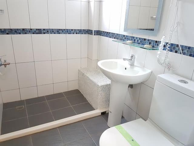 Waterfowers House-Waterbird landscape quadruple room-6