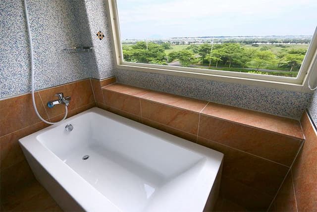 Waterfowers House-Waterbird dawn quadruple room-4