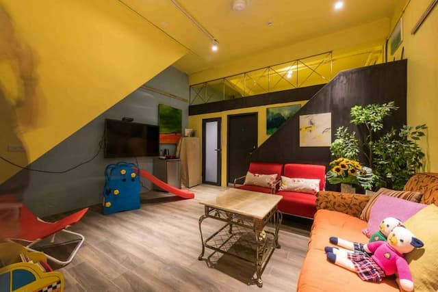 一樓樓中樓家庭房