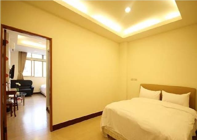 Room and board players 2 Museum-Family Room (2 bedrooms, 1 bathroom)-5