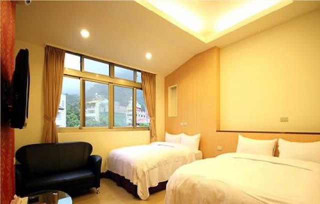 Room and board players 2 Museum-Simplicity / Comfort Quadruple Suite (No Room Available)-1