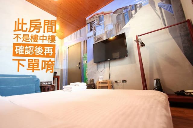 Windhouse-Golden Campbell (non-building in the floor)-1