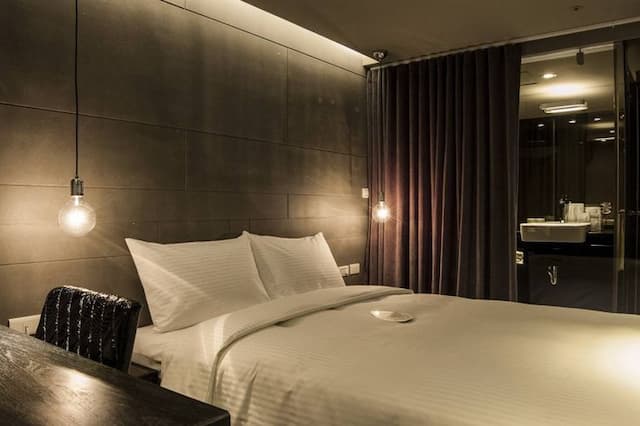 凡登東棧商務旅店-標準雙人客房 (無窗)-5