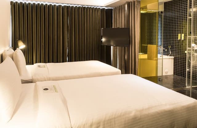 凡登東棧商務旅店-豪華雙床房-2