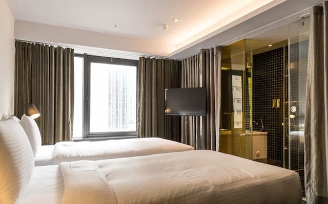 凡登東棧商務旅店-豪華雙床房-4