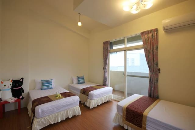 Midori Mini Hostel-3-bed mixed dormitory room-1