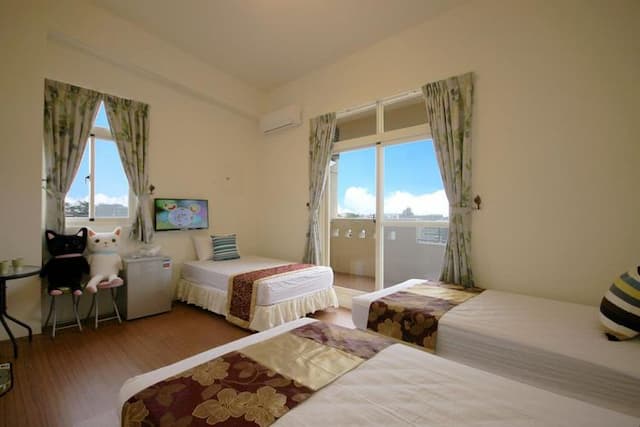 Midori Mini Hostel-3-bed mixed dormitory room-2