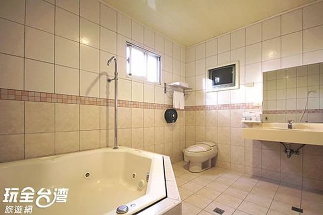 集集花都汽車旅館 | 精品汽車旅館 l 南投集集 | 車站三分鐘-E 尊爵雙人房（不挑房）-9