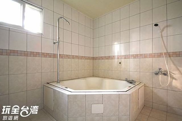 集集花都汽車旅館 | 精品汽車旅館 l 南投集集 | 車站三分鐘-E 尊爵雙人房（不挑房）-10