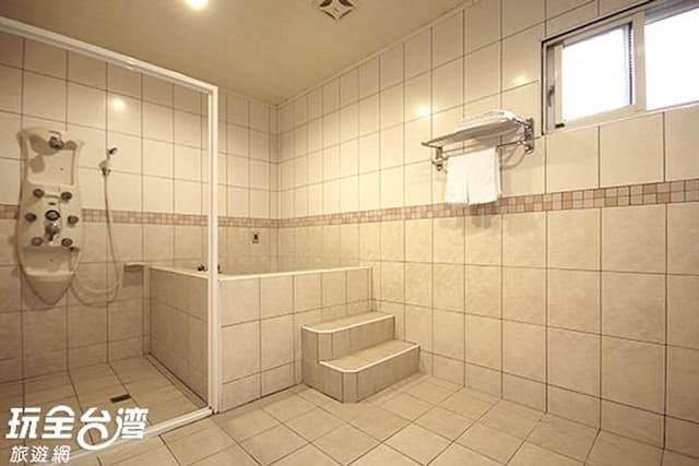 集集花都汽車旅館 | 精品汽車旅館 l 南投集集 | 車站三分鐘-G 溫泉浴、SPA（不挑房）-10