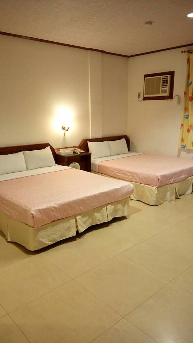 集集花都汽車旅館 | 精品汽車旅館 l 南投集集 | 車站三分鐘-J 四人房（無車庫）-1