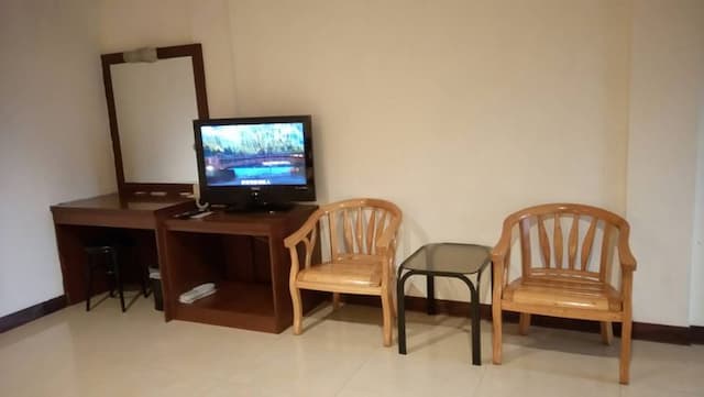 集集花都汽車旅館 | 精品汽車旅館 l 南投集集 | 車站三分鐘-J 四人房（無車庫）-6