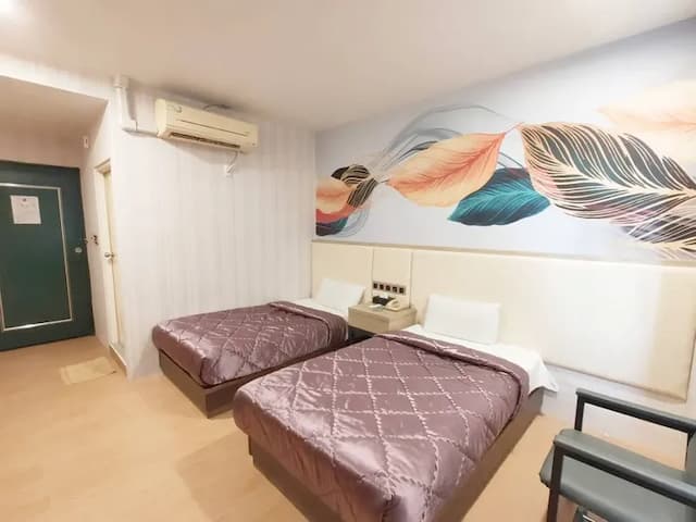 Royal Business Hotel-Double Suite (2 small beds)-7