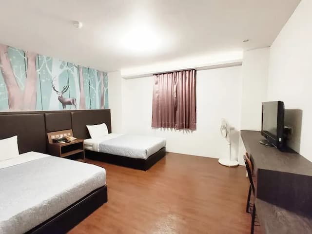 Royal Business Hotel-Double Suite (2 small beds)-1