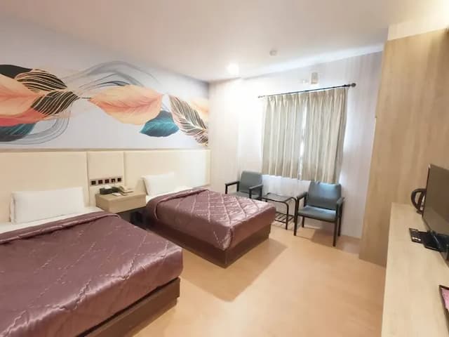 Royal Business Hotel-Double Suite (2 small beds)-6