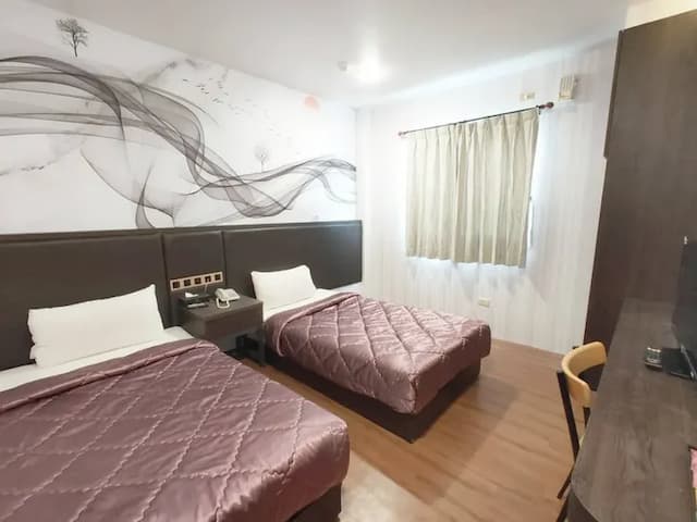 Royal Business Hotel-Double Suite (2 small beds)-8