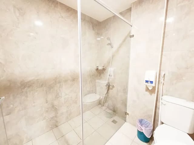 Royal Business Hotel-Three-Room Suite with Three Beds-5