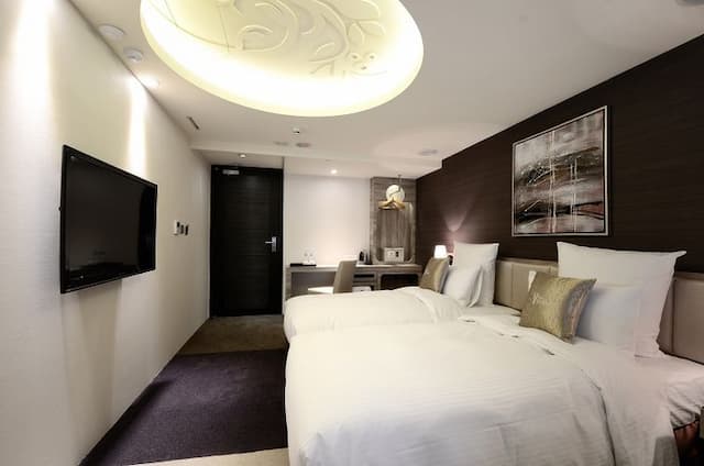 葳皇時尚飯店-豪華商務雙床房-4