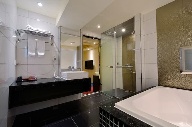 葳皇時尚飯店-豪華商務雙床房-5