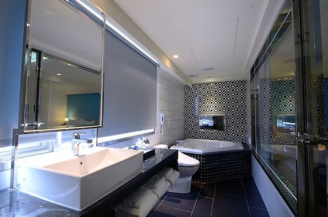 葳皇時尚飯店-豪華時尚三人房-6