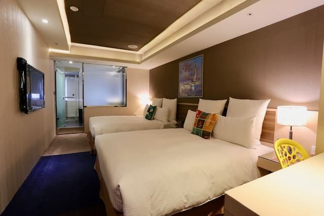 葳皇時尚飯店-溫馨家庭四人房-2