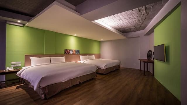 圖森文旅-豪華四人房-1