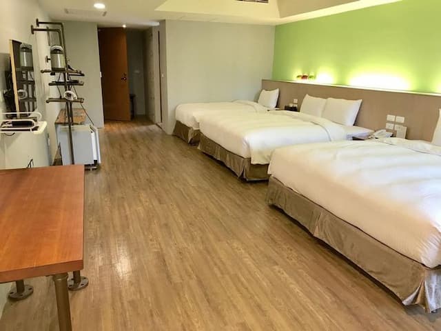 圖森文旅-豪華五人房-3