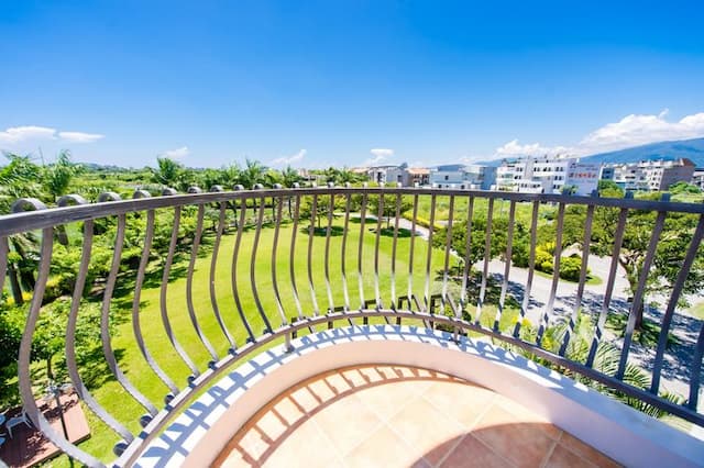 仲夏綠茵-Extra Large Double Room with Balcony-201.204.301-6