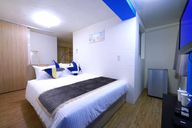 트레브러 스테이션 (Traveler Station)-302 blue sky-2