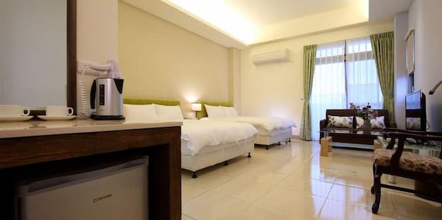 小松鼠電梯民宿｜親子DIY烘焙-典雅四人房-4