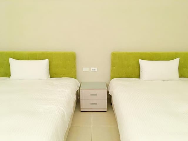 小松鼠電梯民宿｜親子DIY烘焙-典雅四人房-1