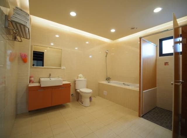 Yum Bed and Breakfast-Six Person Suite-3