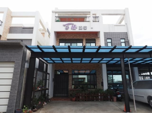 Yum Bed and Breakfast-Six Person Suite-7