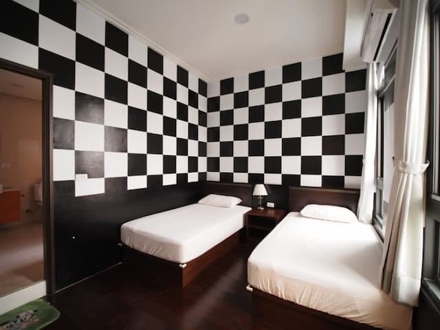 Yum Bed and Breakfast-Six Person Suite-2