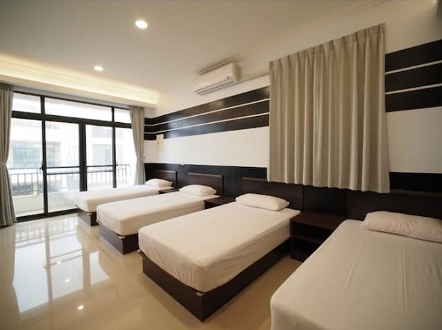 Yum Bed and Breakfast-Six Person Suite-1