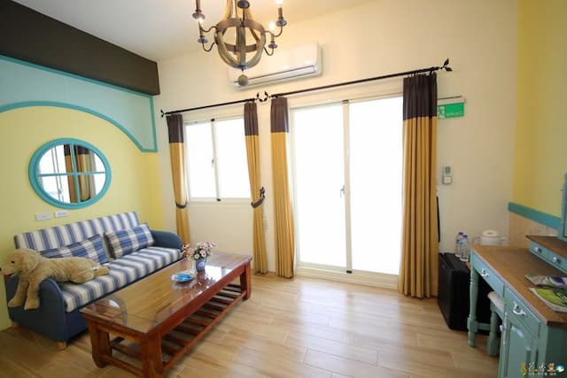 Bird feather floral homestay-Honeymoon double room-7
