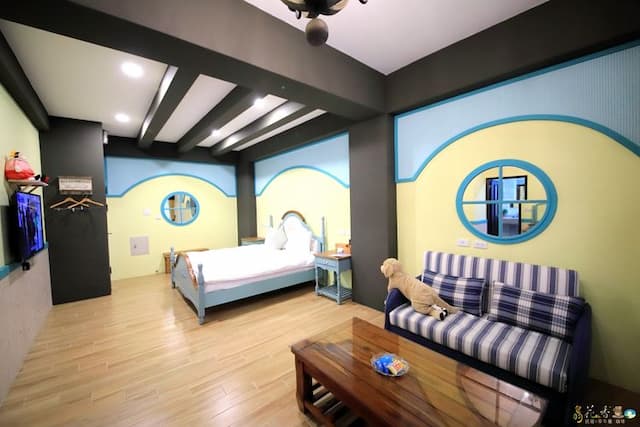 Bird feather floral homestay-Honeymoon double room-5