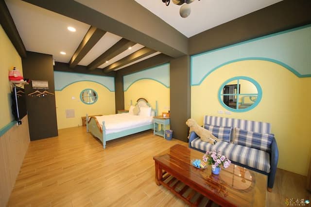 Bird feather floral homestay-Honeymoon double room-3